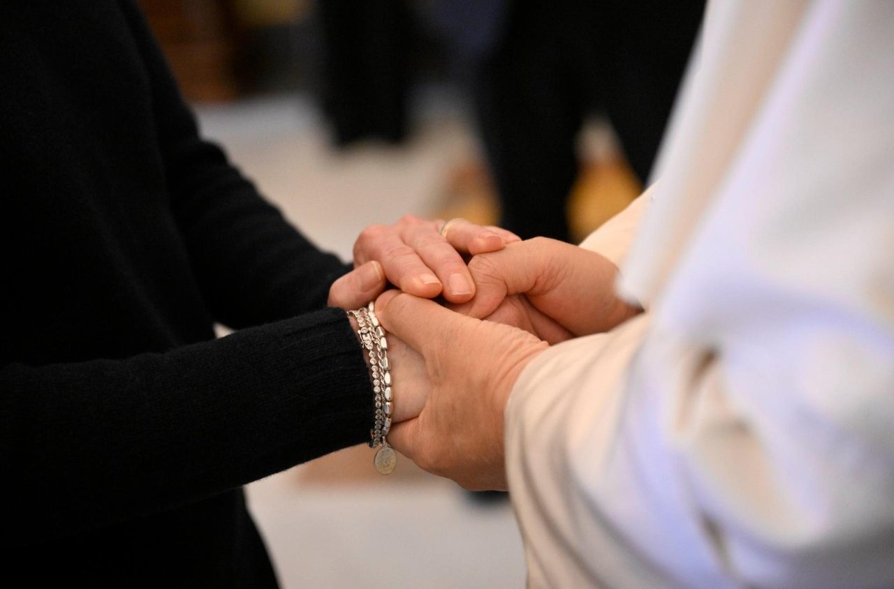 Il Papa alle famiglie delle vittime di Crans-Montana: tanto dolore, sono commosso