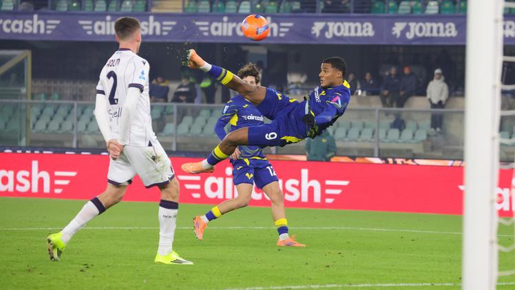 Sarr in acrobazia non trova la porta bolognese