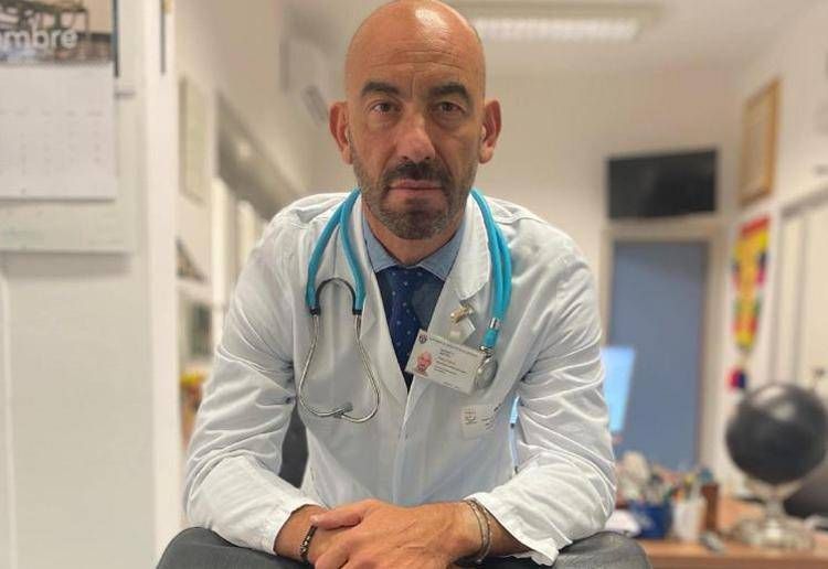 "Chi fa spettacolo si occupi di quello e non di vaccini"