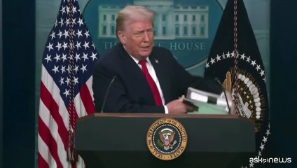 Davos e la cena dei miliardari finita nel caos. Fischiato Lutnick, il falco dei dazi di Trump. Anche Lagarde si alza e se ne va