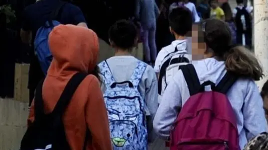 Il commissario del Governo taglia 9 autonomie scolastiche, la Regione: «Distruzione con freddi calcoli»