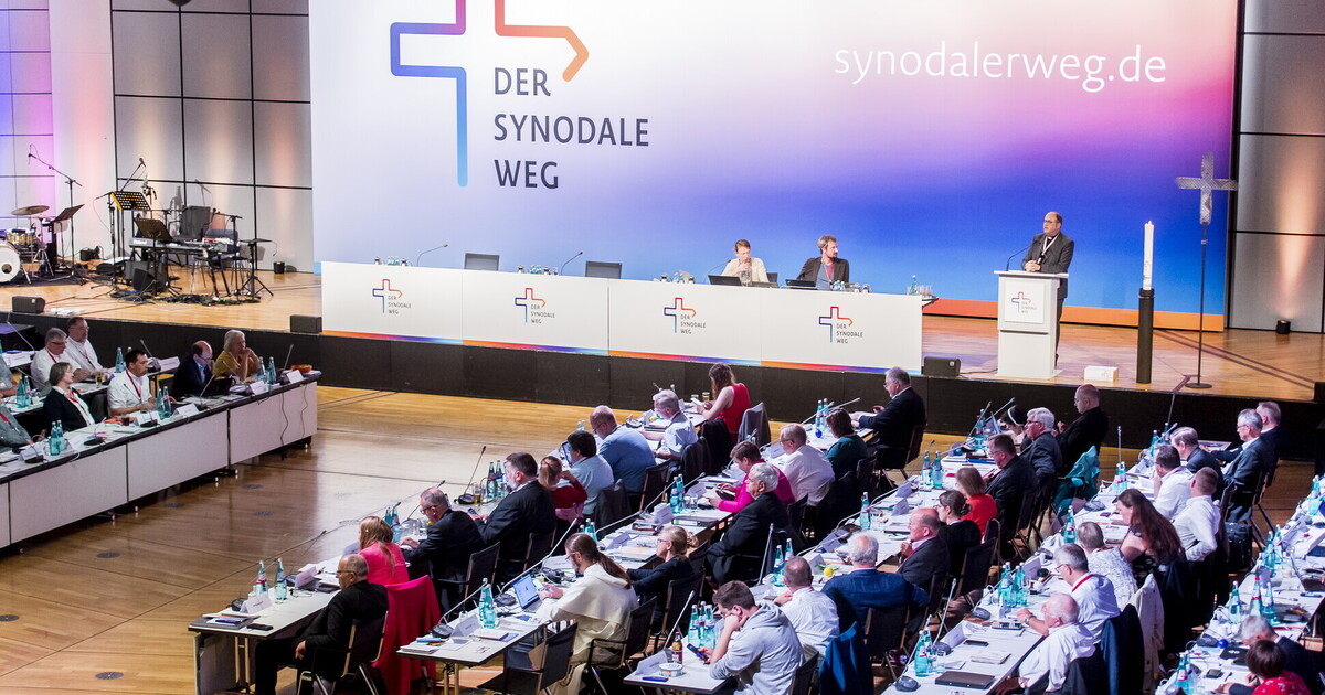 La Chiesa tedesca è pronta a dare pieni poteri ai laici. Che farà Papa Leone?