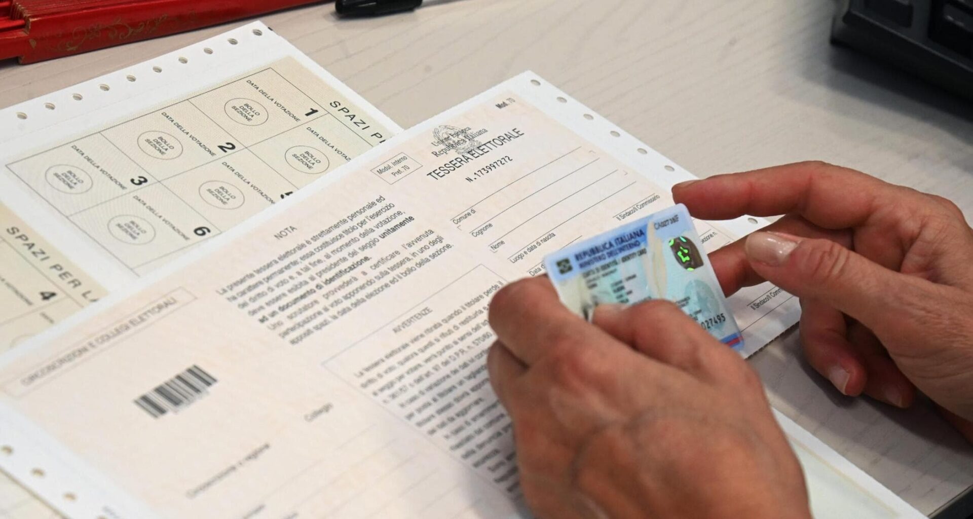 Carta d’identità “a vita” per gli over 70 e tessera elettorale digitale. Le novità del decreto Pnrr