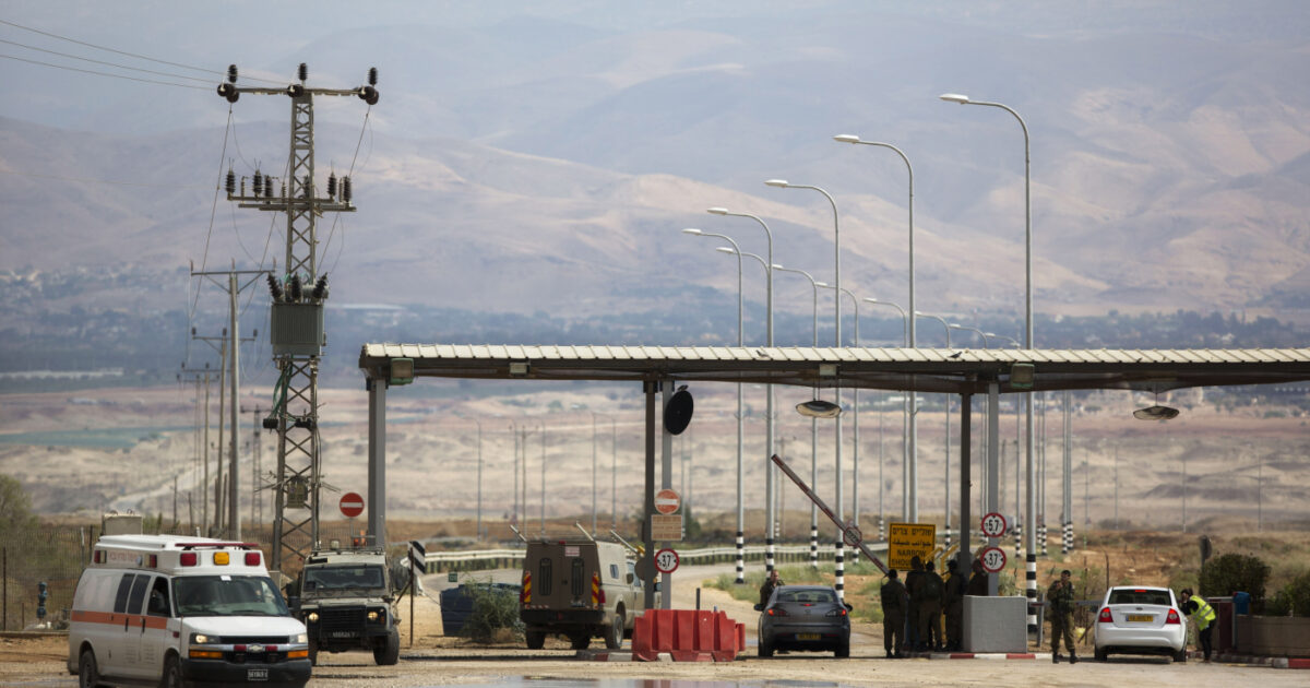 accusati di essere un pericolo per la sicurezza