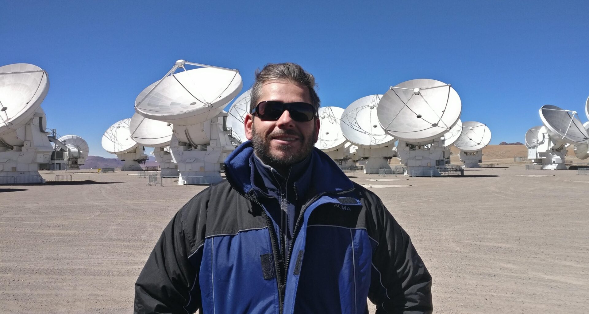 Intervista con Ciriaco Goddi, l'uomo che fotografa i buchi neri e combatte i terrapiattisti