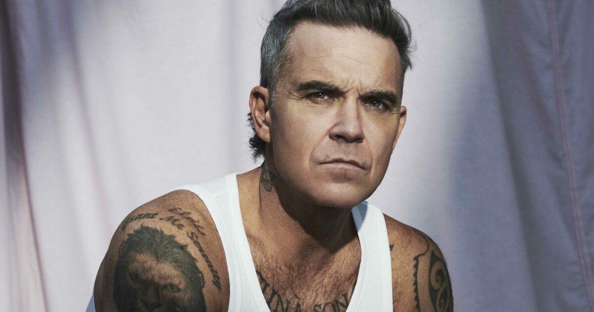 "Mia figlia ha paura di non avere successo. Le ho detto 'tesoro, sei una figlia di papà, ce la farai'. Mi preoccupa perché è molto sensibile": così Robbie Williams