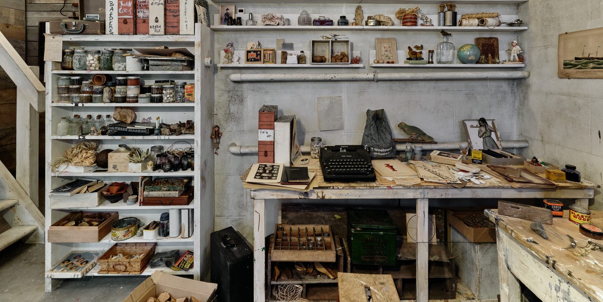 Lo studio di Joseph Cornell ricreato da Wes Anderson