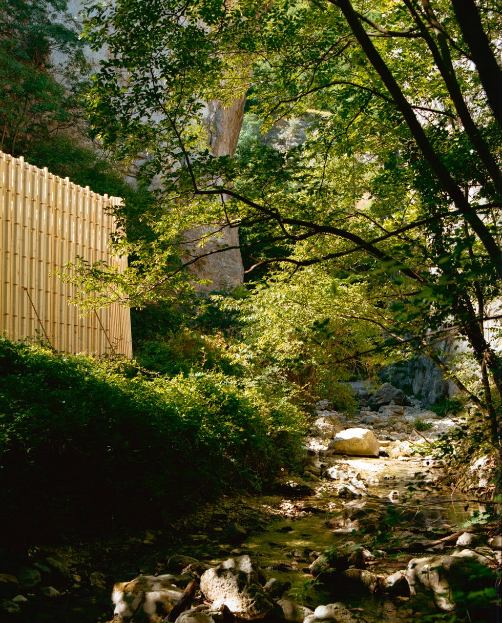 padiglione sul fiume