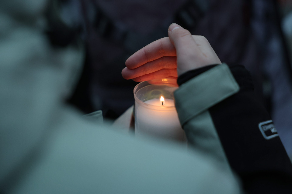 Il mosaico svizzero del dolore alla Messa per le vittime di Crans-Montana