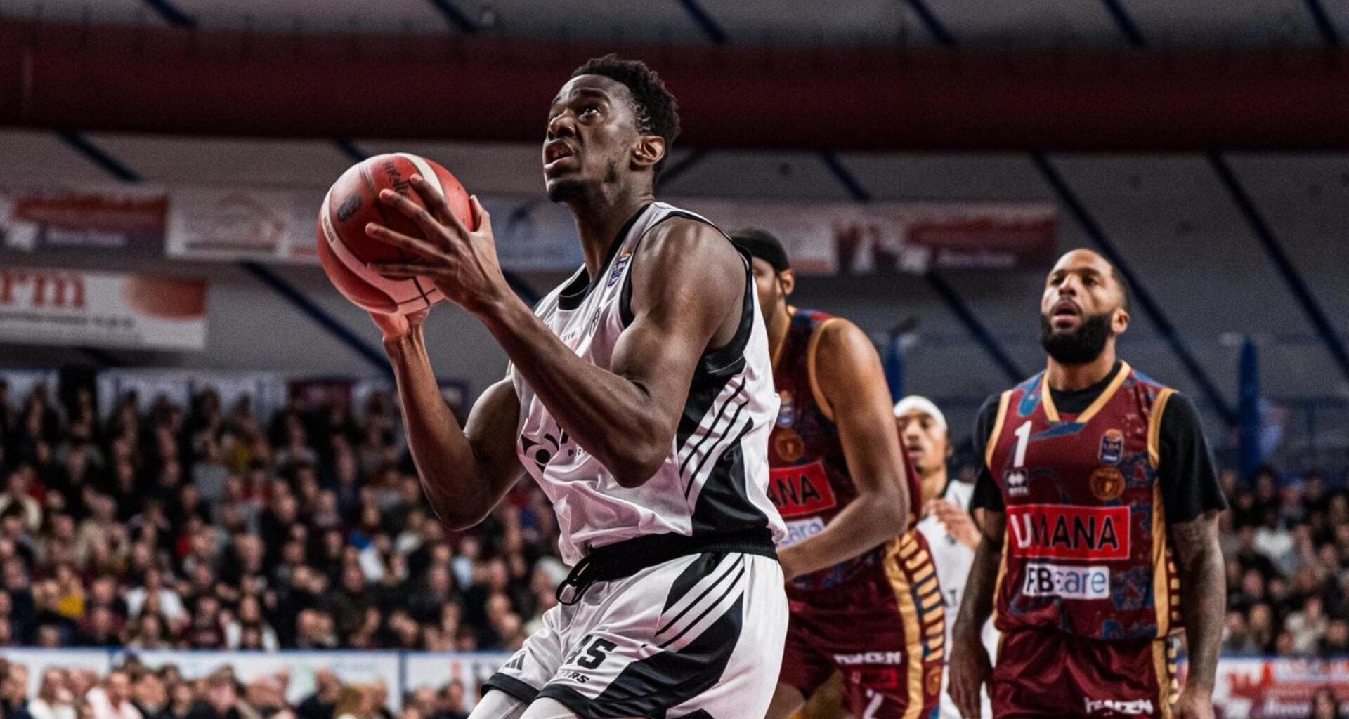 Ribaltone Virtus, prima soffre poi sconfigge Venezia 75 a 81 ed è campione d’inverno