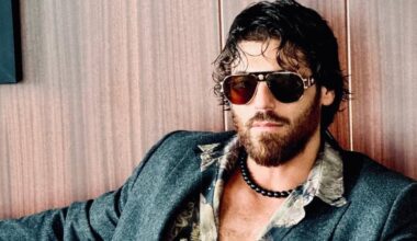 Can Yaman è single, Capodanno a cinque stelle con gli amici: Sara Bluma sempre più lontana