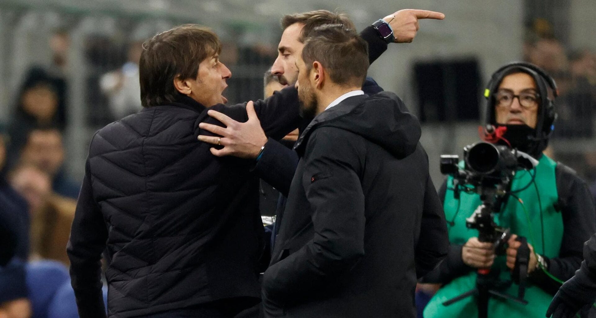 Scontro con il Var, Conte finisce in castigo. Alta tensione in vetta - la Repubblica