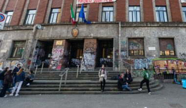 Crans Montana, l’angoscia della terza D del liceo Virgilio di Milano: 4 compagni di classe sono in… - Il Fatto Quotidiano