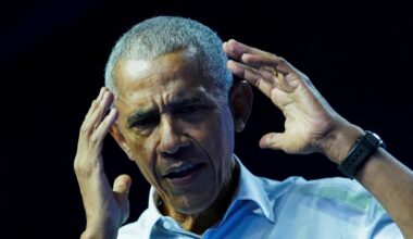 Obama e la rivolta dem dopo la morte di Pretti: “Campanello d’allarme per ogni americano” - la Repubblica