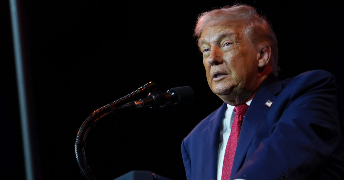 Trump vieta dividendi e mega-stipendi alle aziende della Difesa americana | Il Fatto Quotidiano