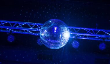 Dopo la tragedia di Crans-Montana, più controlli nei locali ticinesi? - RSI Radiotelevisione svizzera