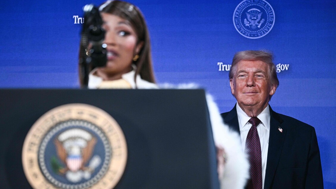 La rapper Nicki Minaj sul palco con Trump, 'sono la sua prima fan' - Notizie