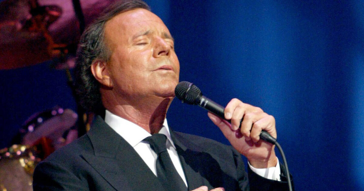 "Accuse assolutamente false, sono sotto choc. Nego di aver abusato di qualsiasi donna": Julio Iglesias respinge le denunce di molestie
