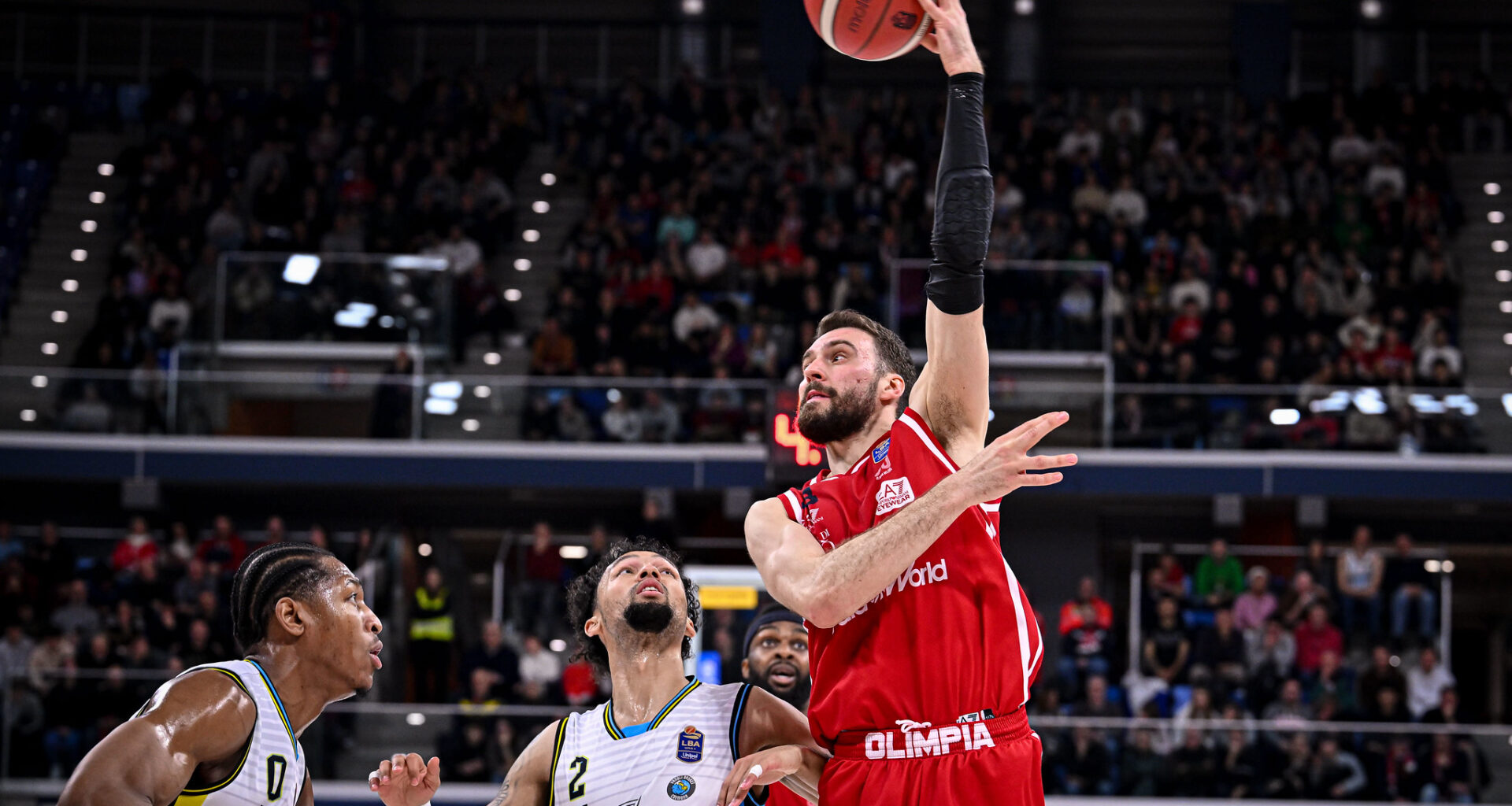 Dopo quasi 40 anni, l'Olimpia ritrova Udine per allungare la serie
