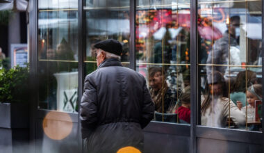 Le 21 simulazioni di ICON-CH2-EPS per le precipitazioni di sabato: la maggior parte sono asciutte sul Ticino. © MeteoSvizzera