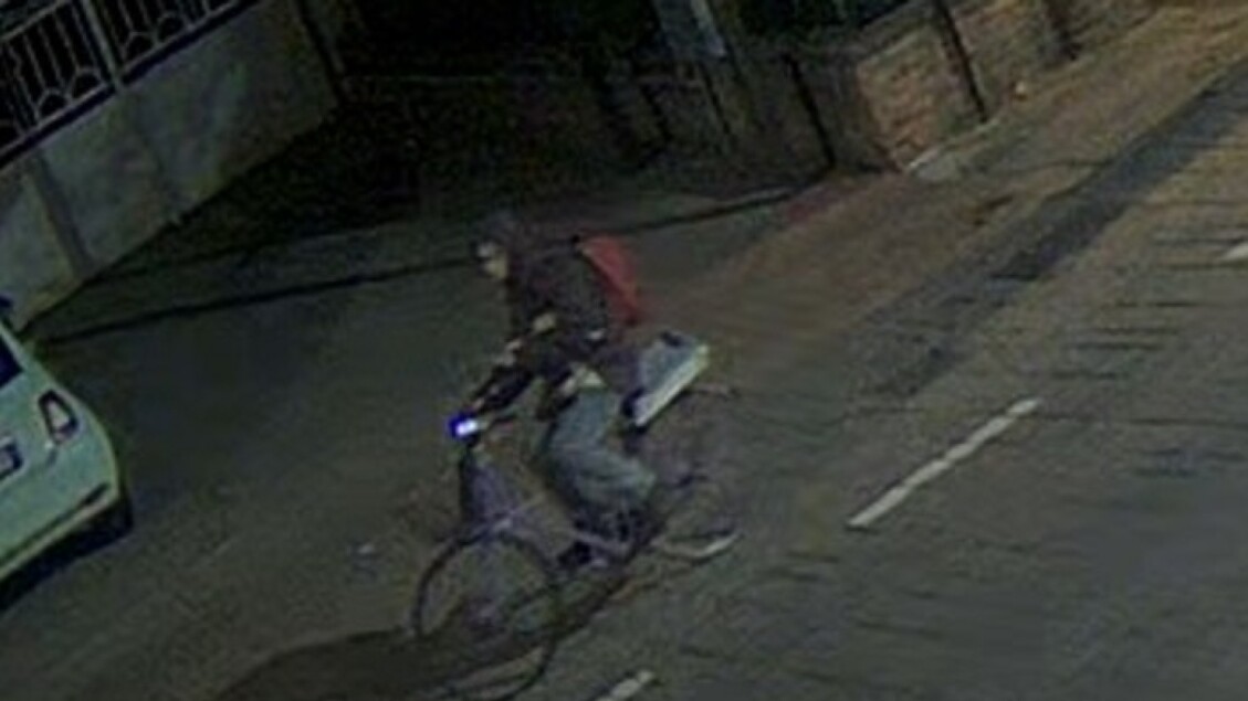 Giovane scomparsa, le telecamere la riprendono con bici e zainetto - Notizie