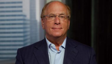 Larry Fink e la sfida di Davos: l’uomo d’affari più potente al mondo salverà l’Occidente dalla furia del suo amico Trump?