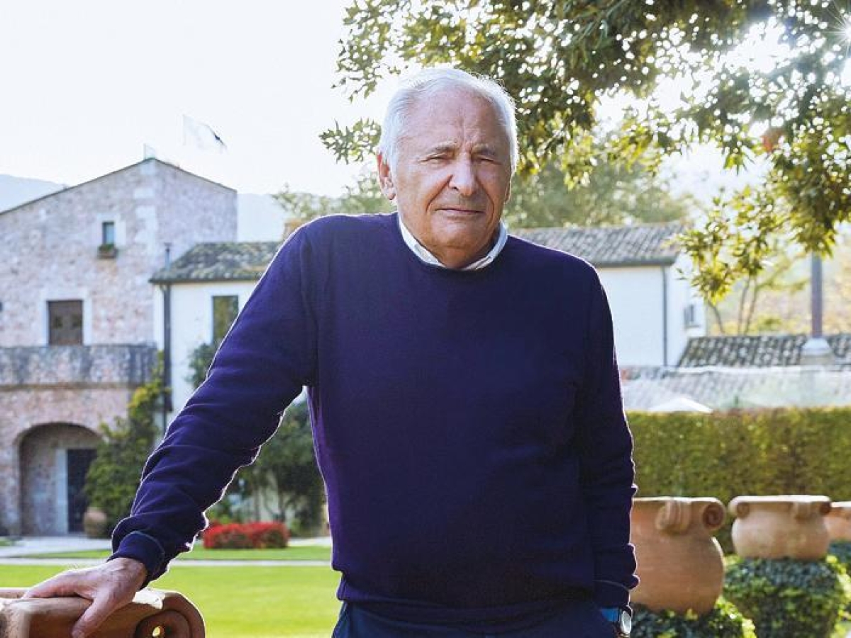 Mogol: «Battisti e Mango mi hanno parlato dall’aldilà. Il segreto dei miei 90 anni: no ai dolci, poco vino, sport»