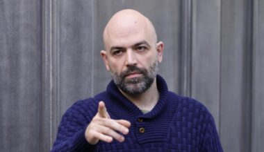 Roberto Saviano: «Oppresso dalla solitudine, mi manca l'amore e ho sprecato la vita. Quante volte ho pensato: basta, la chiudo qui»