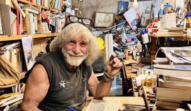 Mauro Corona: «Sono ancora vivo, ma per anni ho bevuto una bottiglia di whisky al giorno dopo 12 birre e un litro di vino»