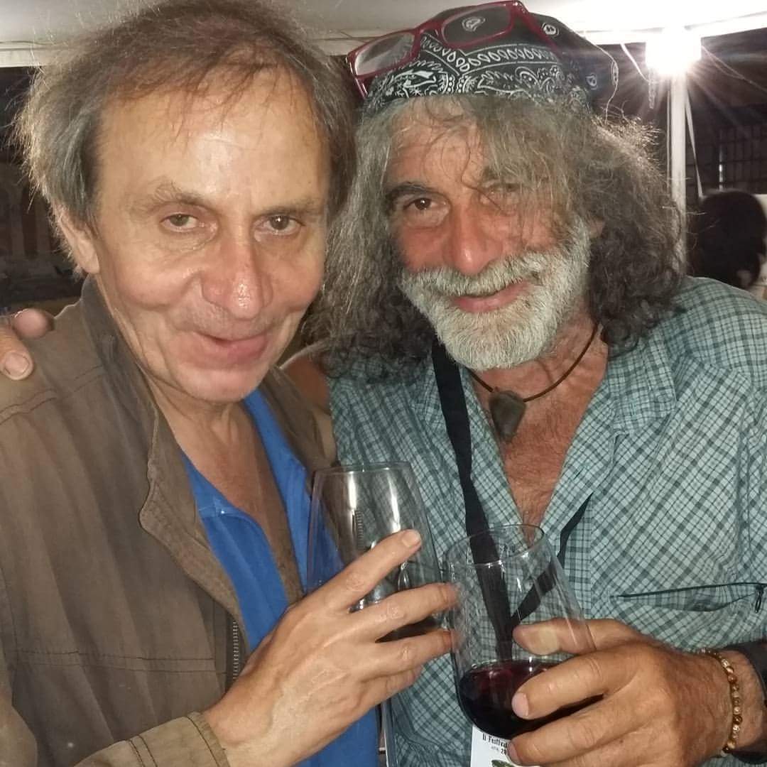 Mauro Corona: «La valanga, i 15 processi, la fuga davanti all'altare, la mia vita spericolata, ma ora riprendo la patente»