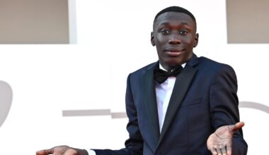 Khaby Lame, il TikToker più seguito al mondo e l’affare da un miliardo: brochure finanziarie, soci cinesi e scatole societarie, cosa c’è dietro