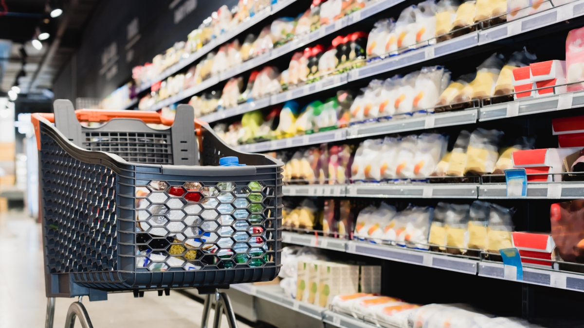 «Supermercati chiusi la domenica»: la ricetta della Coop per tagliare i costi (sperando nei consumi)