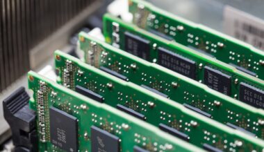 Prezzi delle memorie, aumenti vertiginosi: Ram e Ssd mai così costosi a causa dell'intelligenza artificiale