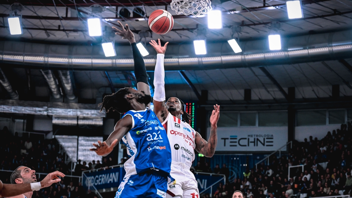 Basket, Germani inarrestabile, superato anche il test Varese e finisce 101 a 94