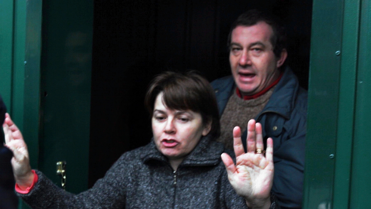 La strage di Erba, storia infinita di un delitto feroce. Ma a uccidere furono Olindo e Rosa, il mistero non c’è: ecco perché