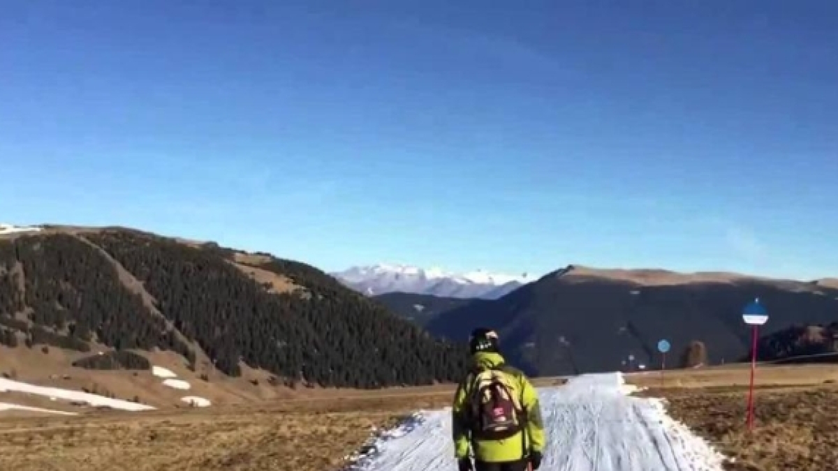 Allarme neve: «Il manto nazionale è ridotto del 61%». L'inverno «sintetico» sulle piste da sci. E i prezzi degli skipass salgono. Ma Cortina (e le Olimpiadi) sono salve