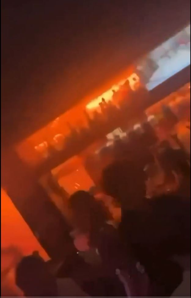 La strage di Capodanno a Crans-Montana: i brindisi poi il fuoco. Trappola mortale nel bar, decine di ragazzi morti