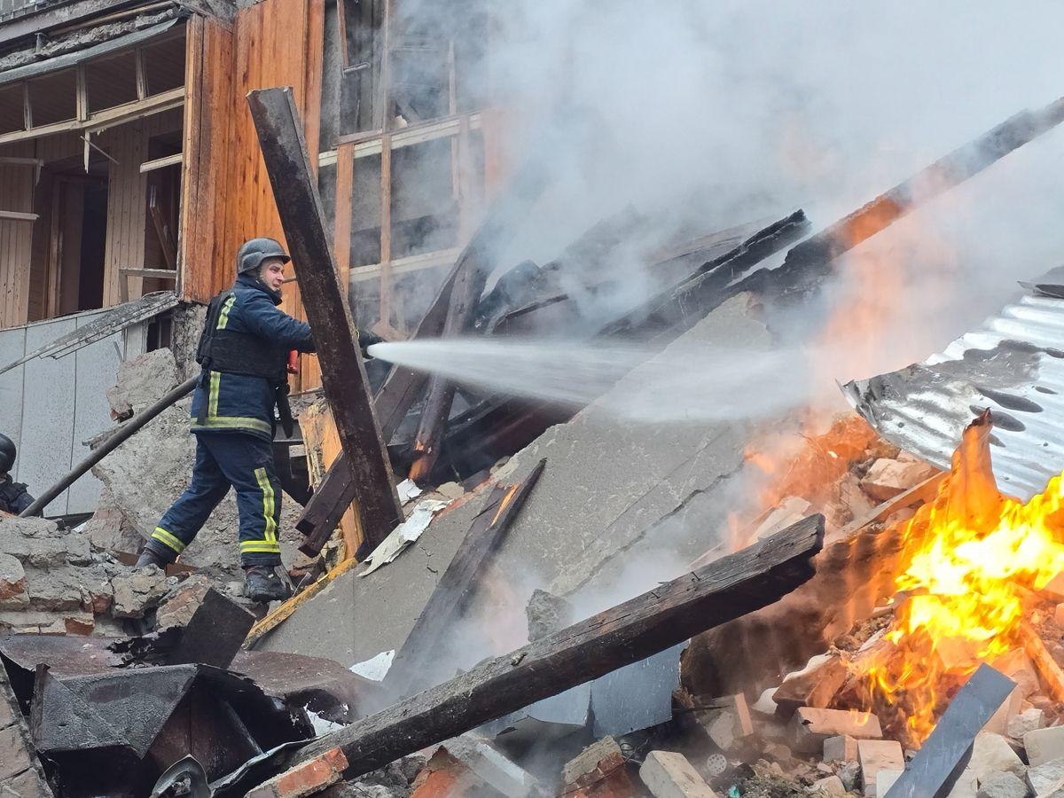 Ucraina - Russia, le notizie sulla guerra in diretta | Kiev ordina l'evacuazione forzata di 3.000 bambini e famiglie da Zaporizhzhia e Dnipropetrovsk