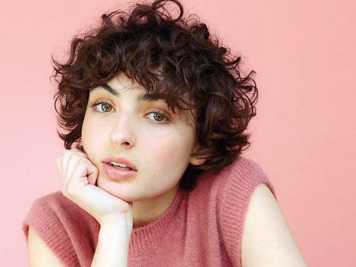 Tecla Insolia: «Mi sento un gamberetto contro la velocità della vita. Non ho mai amato la mia voce. Recitare mi ha dato un senso»