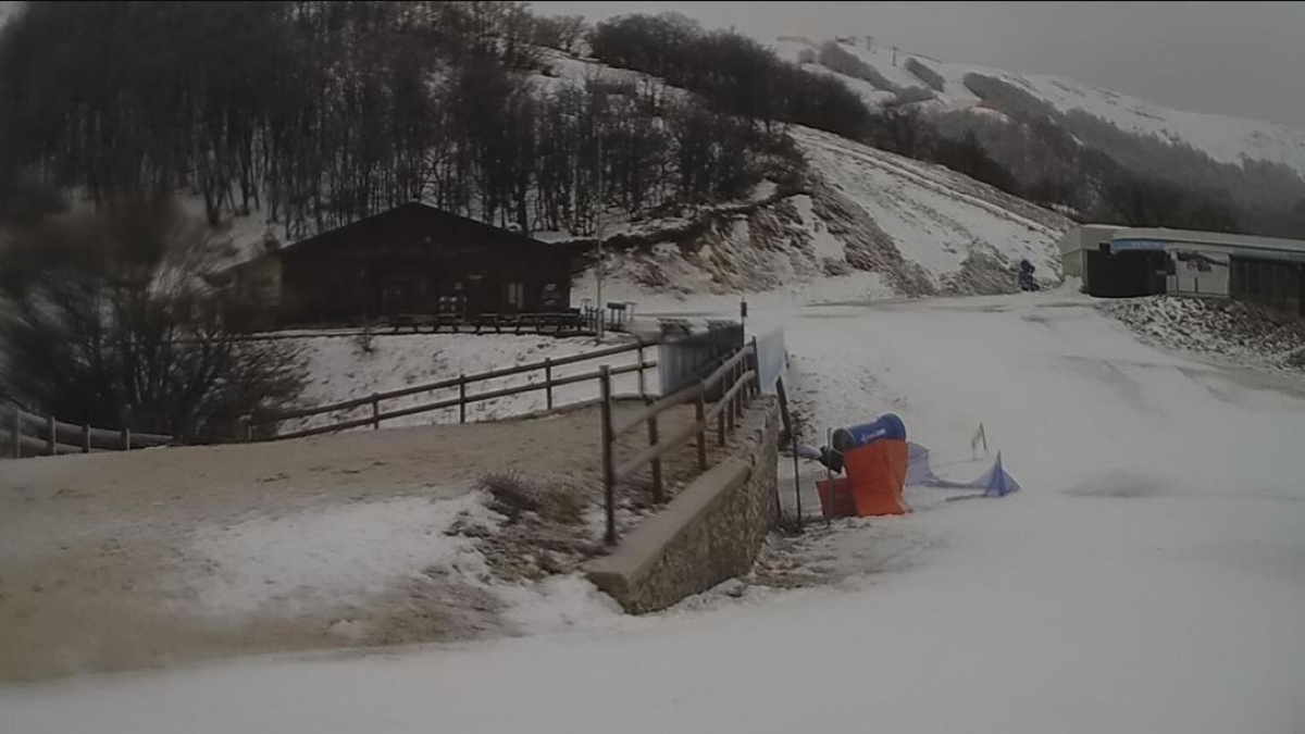 Pioggia (e neve fino a 600 metri) al Centro e al Sud. Temperature in calo anche al Nord