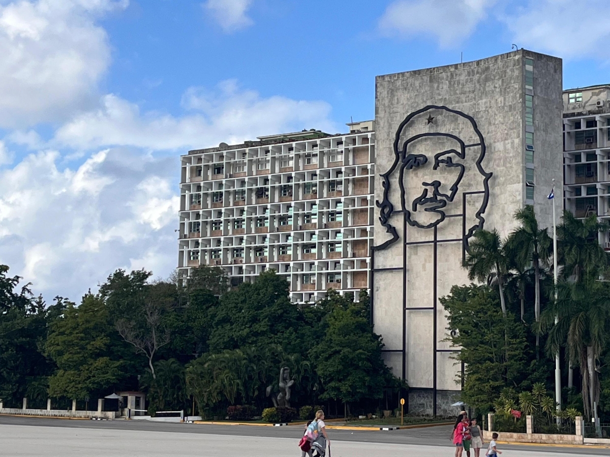 Cuba, che succede adesso? Viaggio nell'isola tra crisi energetica, epidemie e spopolamento. La caduta di Maduro e la spallata finale al regime