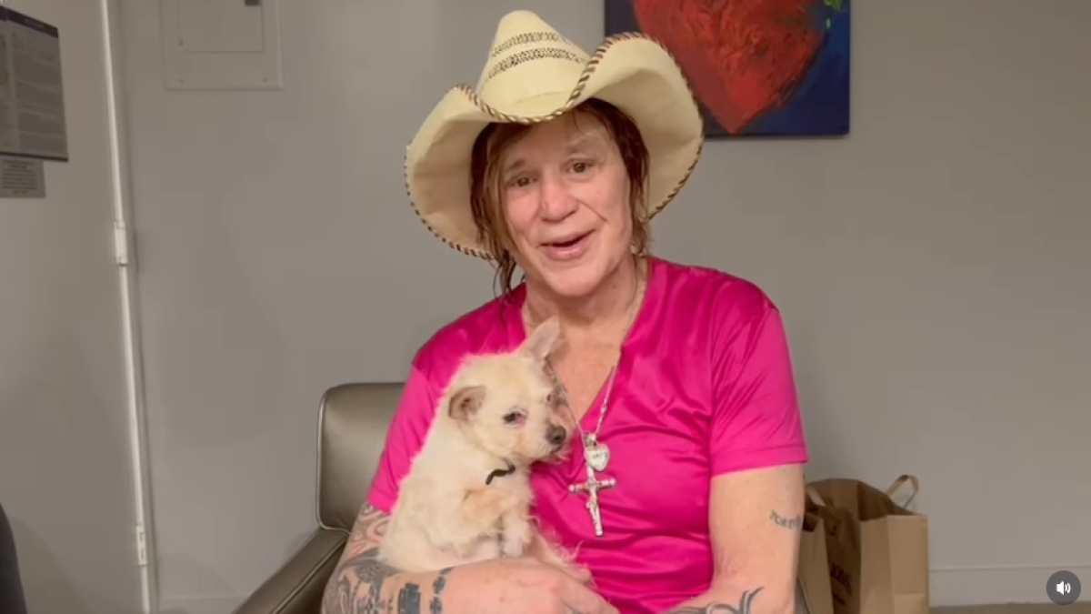 Mickey Rourke: «Non ho creato io la raccolta fondi per evitare lo sfratto. È imbarazzante»