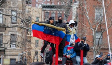 Venezuela-Usa, le notizie in diretta | Trump: «Caracas consegnerà agli Usa fra i 30 e i 50 milioni di barili di petrolio» - Corriere della Sera