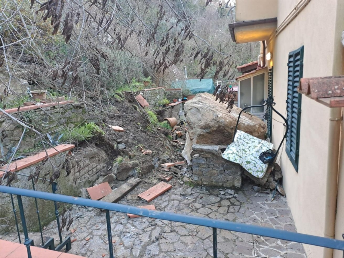 Frana a Pian del Mugnone: chiusa la Faentina, evacuate 5 persone