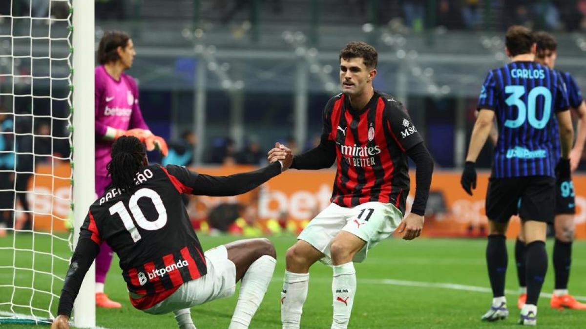 Milan, la formazione per il Genoa: Leao-Pulisic, Loftus in panchina