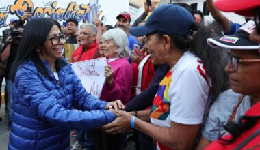 Delcy Rodríguez tra nomine e una nuova era di purghe: in Venezuela paramilitari in strada e prezzi folli