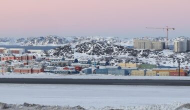 Quanto costerebbe la Groenlandia a Trump? I giacimenti di gas e minerali, il «valore immobiliare» e il precedente della Louisiana