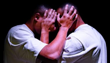 I gemelli salernitani 2Shot, detenuti ad Airola, cantano con il rapper Lucariello: «Abbiamo toccato il fondo, ora vogliamo risalire e volare»