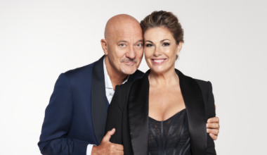 30 anni di Zelig, Incontrada: «Programma senza tabù». Bisio: «Zalone? Ho fatto 30 milioni al cinema, ma i suoi 60 avrei voluto guadagnarli io»