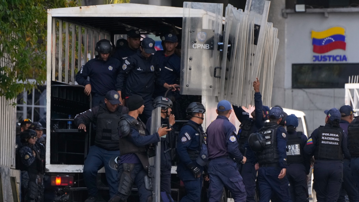 Venezuela-Usa, le notizie in diretta | Trump incontrerà Machado, il presidente Usa: «Annullata seconda ondata di attacchi». Meloni ringrazia Caracas per la liberazione dei prigionieri politici